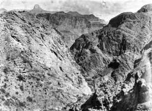 Verwerfung : Verwerfung im Grand Canyon.