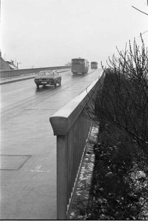Autoverkehr im Winter