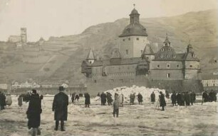Eisdecke bei Kaub