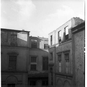 Negativ: Beschädigtes Haus, Kurfürstenstraße 155, 1955