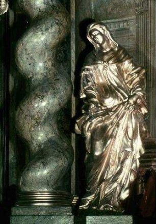 Statue einer weiblichen Heiligen