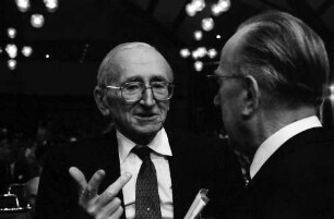 32. Tagung 1982 Physiker; Eröffnung am 26.06.82: Friedrich A. v. Hayek