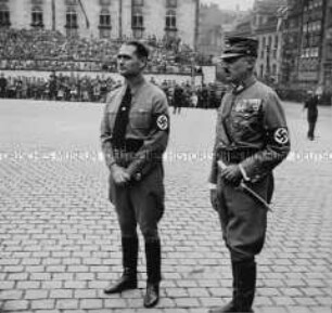 Rudolf Hess und Hauptmann Pfeffer beim Vorbeimarsch der Formationen auf dem Reichsparteitag der NSDAP in Nürnberg