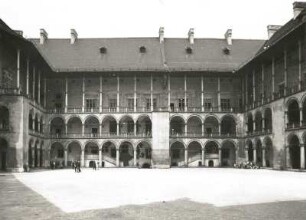 Krakow, Polen. Wawel, Arkadenhof (1536; B. Berecci)