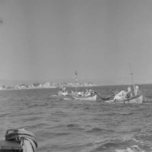 Fischerboote im Hafen von Nessebar. Heimkehrende Küstenfischer auf dem Schwarzen Meer, an der Bucht von Burgas