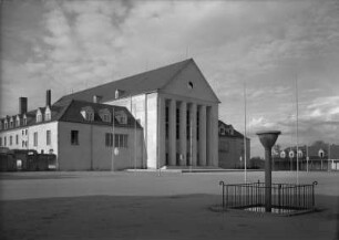 Dresden-Hellerau. Festspielhaus (1910-1912; H. Tessenow). Haupteingangsseite, Ansicht von Südwesten