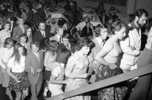 24. Tagung 1974 Chemiker; Studentenabend mit den Nobelpreisträgern: Polonaise mit Graf Lennart Bernadotte