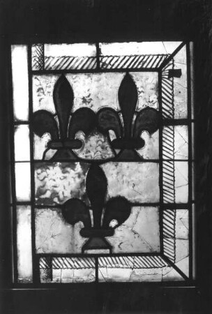 Wilsnack (Kreis Perleberg): Pfarrkirche Sankt Nikolai, Fenster n VIII 6 e (Aufnahme nach der Restaurierung). Baldachinarchitektur. Glasmalerei. 1459/1460, niederländisch