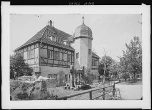 Radebeul. Schloss Hoflößnitz mit alter Weinpresse