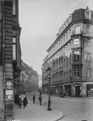 Dresden-Neustadt. Blick in die Große Meißner Straße vom Neustädter Markt aus