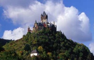 Mosel - Reichsburg Cochem : Landschaft an der Mosel, aufgenommen 2001