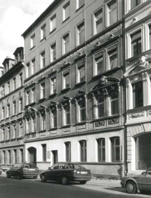 Leipzig-Lindenau, Helmholtzstraße 25. Wohnhaus. L. V. 19. Jh. Straßenansicht