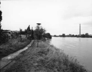 Dresden, Hochwasser 2002 : Dresden-Pieschen. "Flut 2002", Blick auf die Elbe