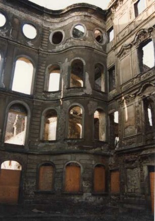 Dresden-Altstadt. Wiederaufbau des Taschenbergpalais, aufgenommen 1993