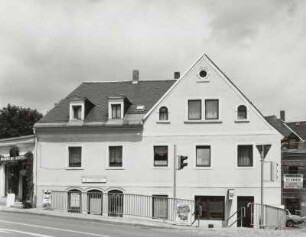 Wohnhaus mit Werkstatt