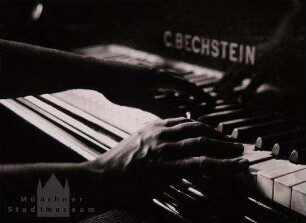 Handstudie der Pianistin Elly Ney