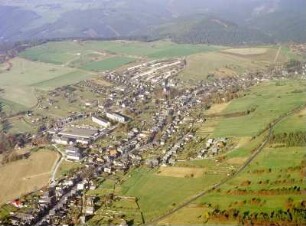 Neuhaus am Rennweg, Luftbild : Neuhaus am Rennweg. Ortsansicht. Luftaufnahme