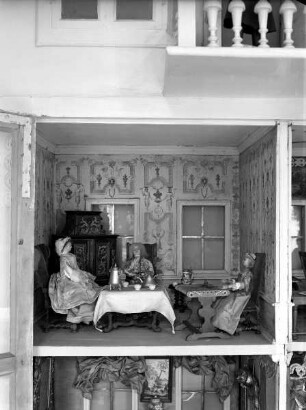 Puppenhaus 21: Residenz — 1. OG: Eßzimmer