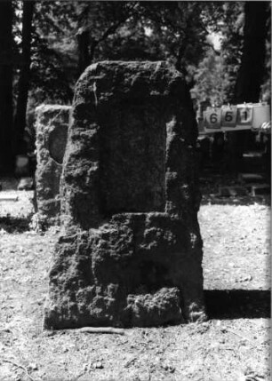 Grabstein 651
