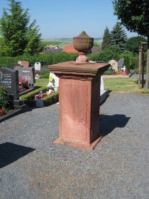 Friedhof mit Gedenkstätte (Friedhofsanlage); Otzberg, Lengfelder Straße