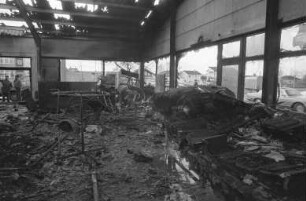 Großbrand in einer Fahrzeug- und Bootsreparaturwerkstätte in der Neureuter Straße
