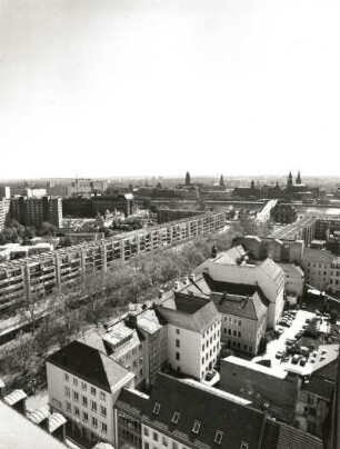 Dresden-Neustadt. Blick vom Turm der Dreikönigskirche über die Hauptstraße gegen die Altstadt nach Süden