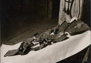Kessel 11, Mühle 3. Losgerissene Schlagplatten vom Mühlenrad