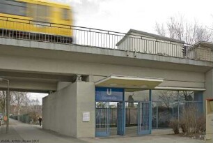 U-Bahnhof Otisstraße mit Brücke; Berlin, Reinickendorf