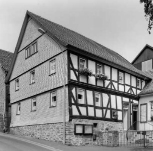 Fachwerkwohnhaus; Alsfeld, Am Schloßberg 7