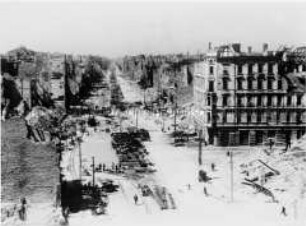 Die zerstörte Frankfurter Allee 1946