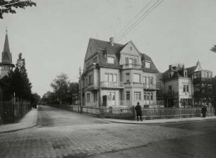 Weißer Hirsch (Dresden-Weißer Hirsch), Plattleite 56. Villa Südheim (um 1910). Eckansicht mit Villa Maria Josepha