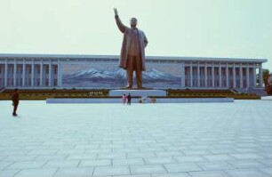 Großmonument Mansudae mit der Statue von Kim Il-sung