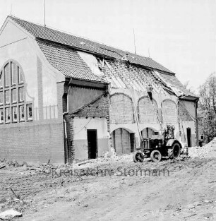 Theodor-Mommsen-Schule: Hamburger Straße: Baumaßnahmen an der Sporthalle