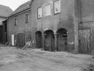 Cossebaude-Gohlis, Dorfstraße 12. Dreiseithof (ab 1861). Stallgebäude mit Kumthalle