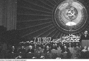 Dresden, 36. Jahrestag der Oktoberrevolution, Kranzniederlegung am Ehrenmal, Festakt, November 1953