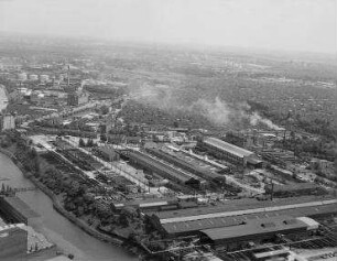 Luftaufnahme, Blick von Nord-Westen auf die Fabrikanlage an der Gottlieb-Dunkel-Straße. Berlin-Tempelhof, Gottlieb-Dunkel-Straße