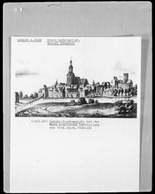 Lenzen, Stadtansicht mit der Burg