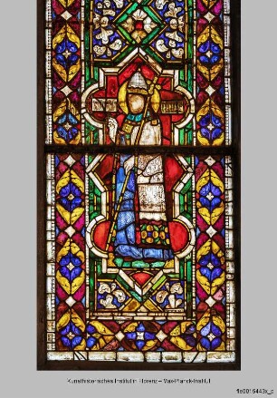 Fenster B-XIII-XV : Fenster XIV (Mitte) : Der heilige Papst Martin I. segnet den Stifter Kardinal Gentile da Montefiore