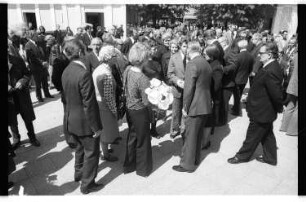 Kleinbildnegativ: Beerdigung von Karl-Heinz Kniestedt, Krematorium Wilmersdorf, 1977
