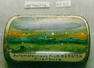 Automaten-Blechdose "Automatenhaus RICH. KERSTEN Altenburg" (Abbildung Zeppelin über Meer fliegend)