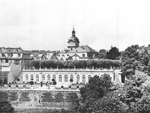 Weilburg an der Lahn, Schlosskirche und untere Orangerie.
