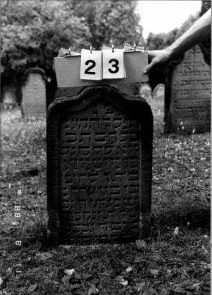 Grabstein 23