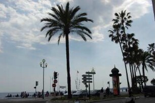 Nizza - Promenade mit Palmen : Promenade des Anglais, Spätnachmittag. Aufgenommen 2006 in Nizza
