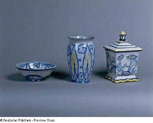 Schale, Vase und Dose : Schale, Vase und Dose (um 1925; K. Feuerriegel). Museum im Schloß Frohburg V 449/95, V 450/95, V 451/95