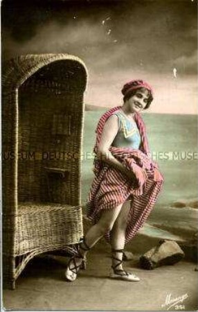 Grußkarte, Frau mit Strandkorb
