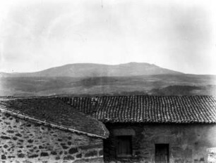 In der Provinz Ávila : Steinhaus und Berg