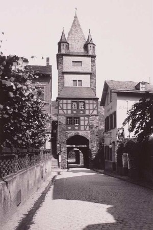 Bacharach, Stadttor : Bacharach. Stadttor. Stadtseite mit Restaurant "Zur Rose"