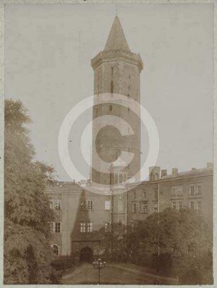 Schlosshof Liegnitz mit Hedwigsturm von SO