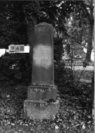 Grabstein 940 [Hahn S. 180 Grab-Nr. 1296]