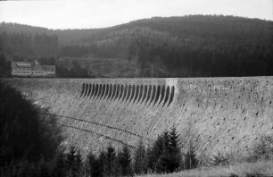 Schwarzenbach-Talsperre: See der Schwarzenbach-Talsperre, Staumauer